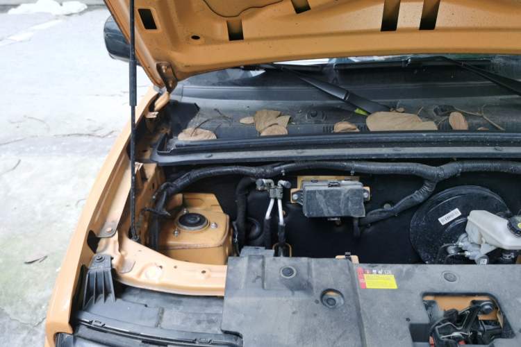 Used Baojun Spark 2023 Flagship Edition Engine Bay Right
