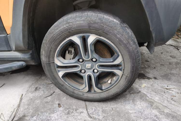 Used Baojun Spark 2023 Flagship Edition Right Front Wheel Hub