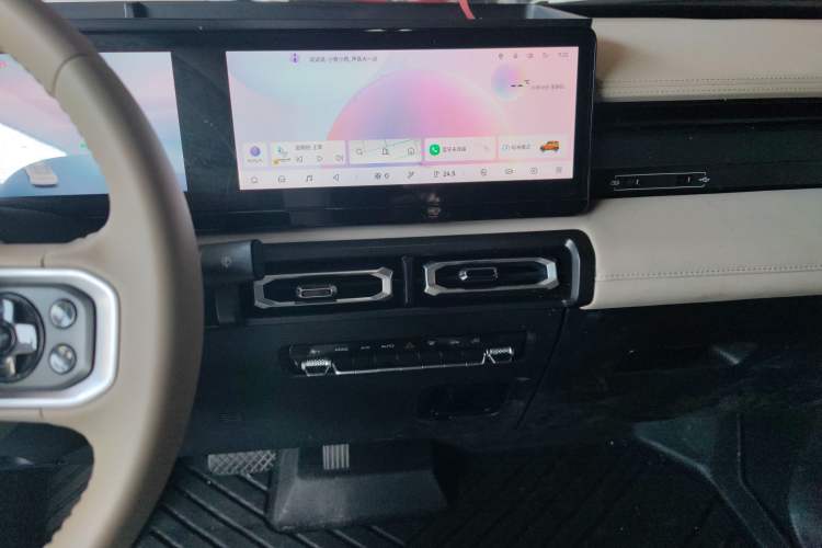 Used Baojun Spark 2023 Intelligent Premium Edition Audio And AC Panel