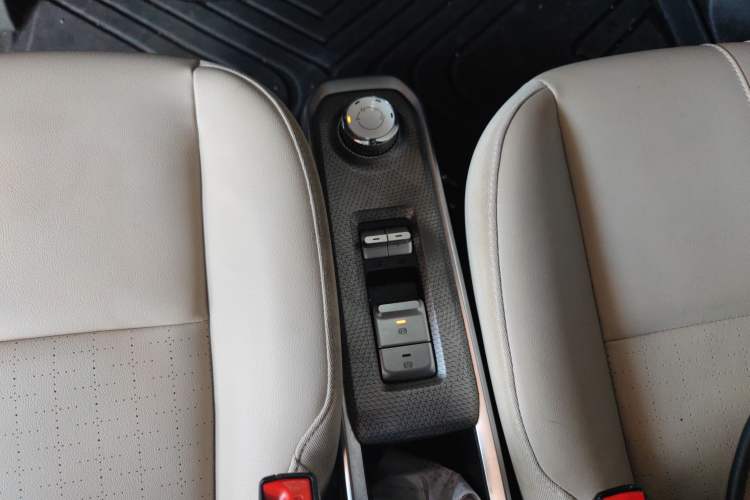Used Baojun Spark 2023 Intelligent Premium Edition Gear Lever