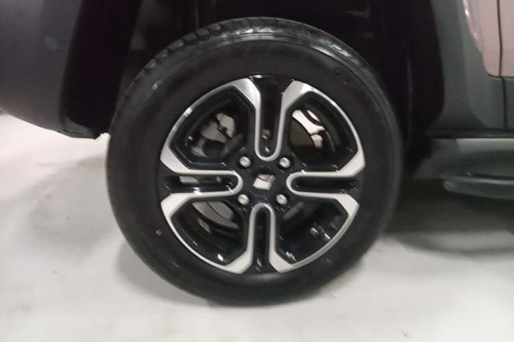 Used Baojun Spark 2023 Intelligent Premium Edition Right Rear Wheel Hub