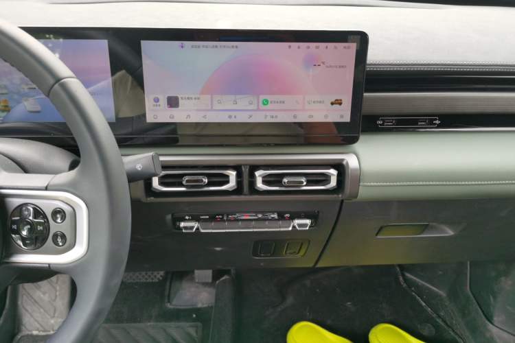 Used Baojun Spark 2023 Intelligent Premium Edition Audio And AC Panel