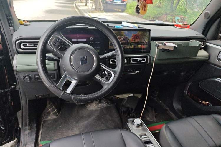 Used Baojun Spark 2023 Intelligent Premium Edition Center Console