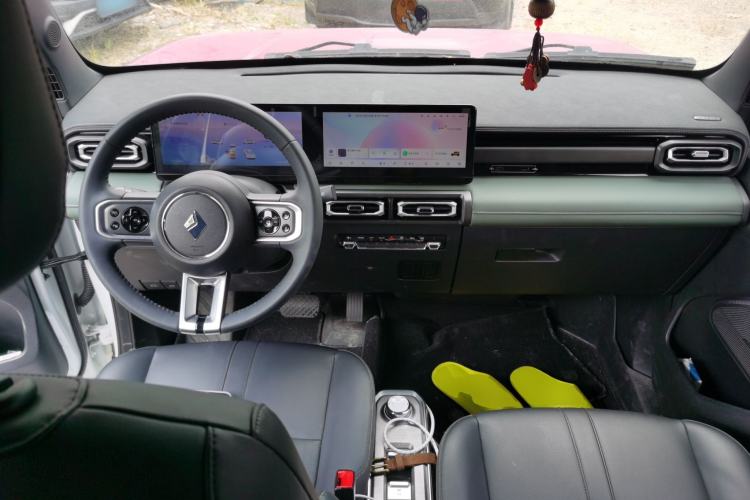 Used Baojun Spark 2023 Intelligent Premium Edition Center Console