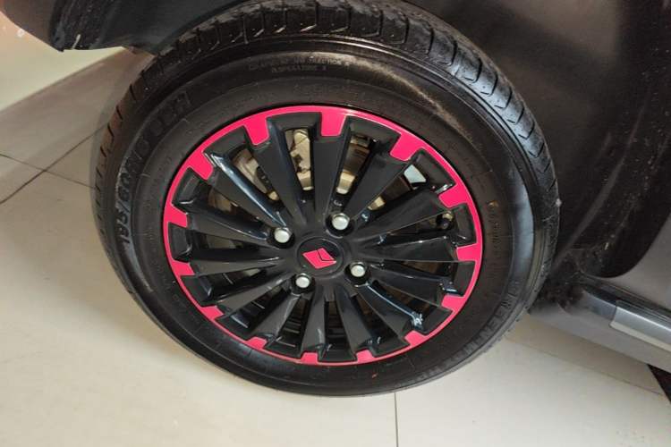 Used Baojun Spark 2023 Flagship Edition Right Rear Wheel Hub