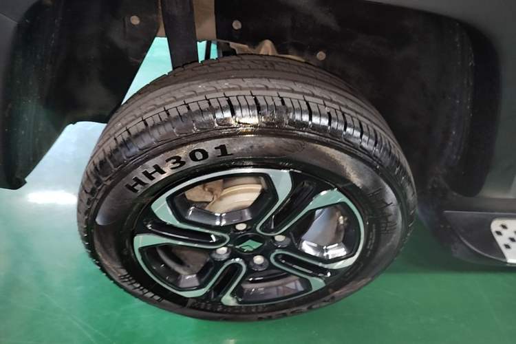 Used Baojun Spark 2023 Flagship Edition Right Rear Wheel Hub