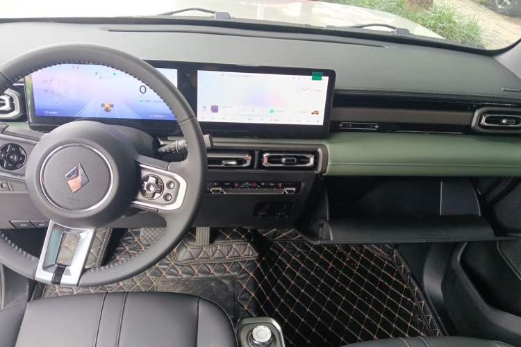 Used Baojun Spark 2023 Flagship Edition Center Console