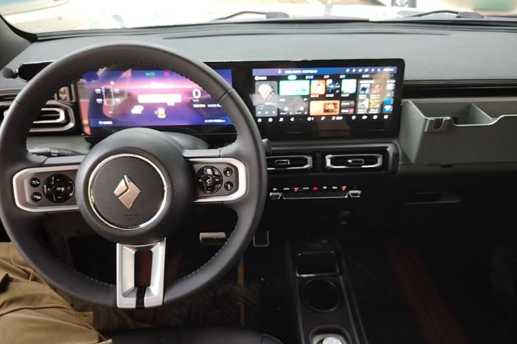 Used Baojun Spark 2023 Intelligent Premium Edition Center Console
