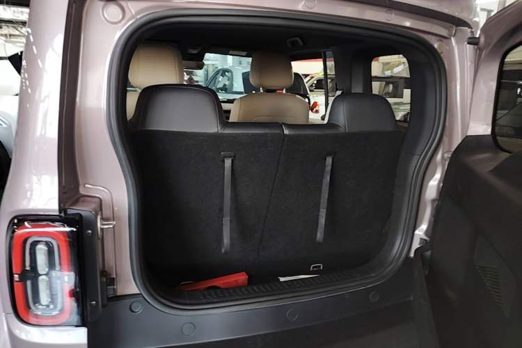 Used Baojun Spark 2023 Flagship Edition Trunk