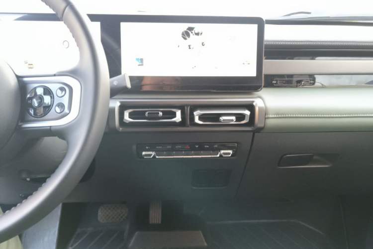 Used Baojun Spark 2023 Flagship Edition Audio And AC Panel