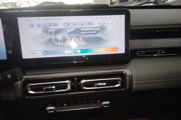 Used Baojun Spark 2023 Flagship Edition Audio And AC Panel