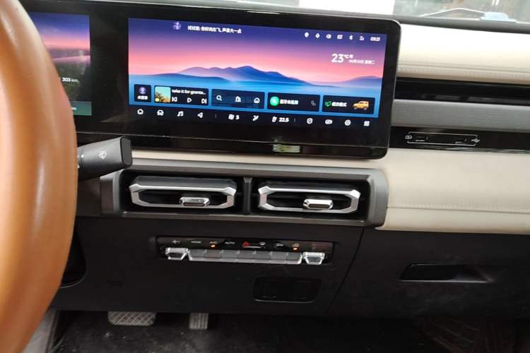 Used Baojun Spark 2023 Flagship Edition Audio And AC Panel