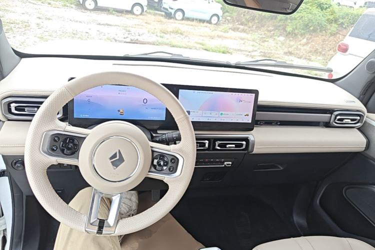 Used Baojun Spark 2023 Intelligent Premium Edition Center Console