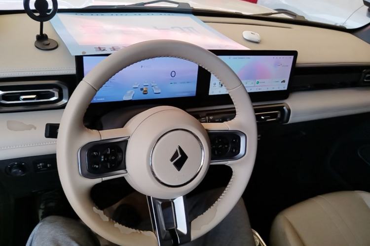 Used Baojun Spark 2023 Intelligent Premium Edition Center Console