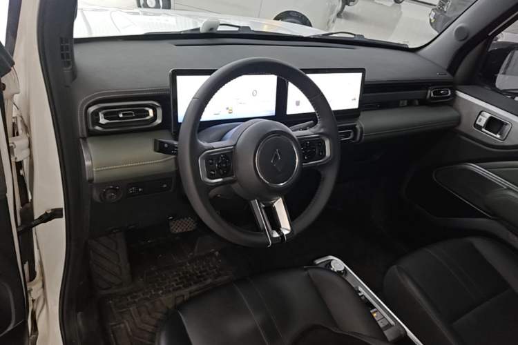 Used Baojun Spark 2023 Intelligent Premium Edition Center Console