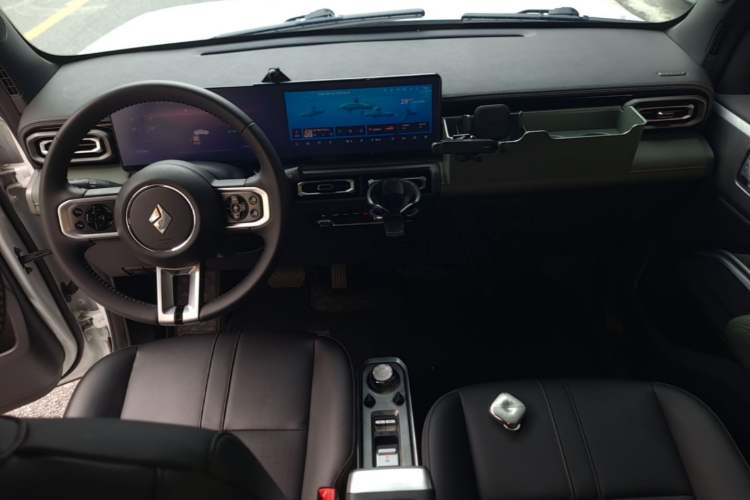 Used Baojun Spark 2023 Intelligent Premium Edition Center Console