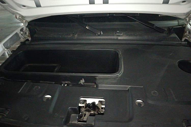 Used Baojun Spark 2023 Flagship Edition Engine Bay
