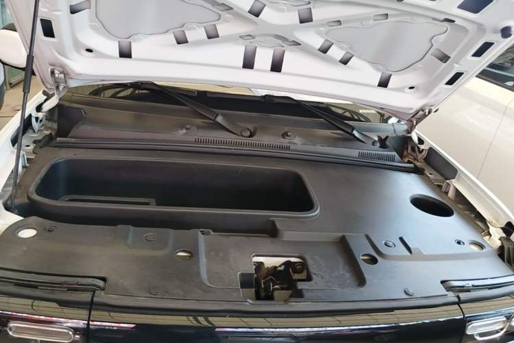Used Baojun Spark 2023 Intelligent Premium Edition Engine Bay
