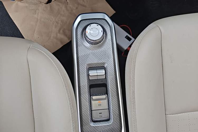 Used Baojun Spark 2023 Intelligent Premium Edition Gear Lever