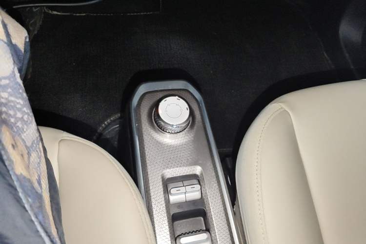 Used Baojun Spark 2023 Intelligent Premium Edition Gear Lever