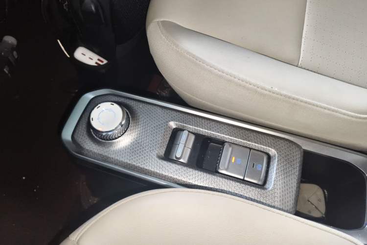 Used Baojun Spark 2023 Intelligent Premium Edition Gear Lever