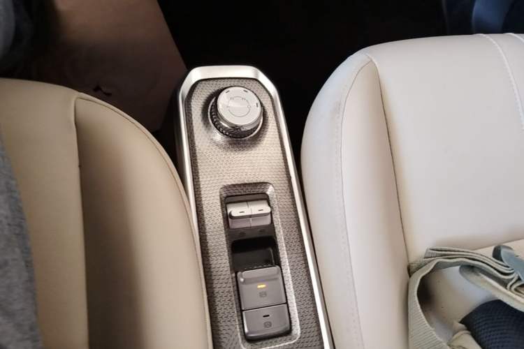 Used Baojun Spark 2023 Intelligent Premium Edition Gear Lever