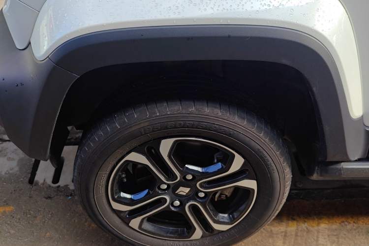 Used Baojun Spark 2023 Flagship Edition Left Front Wheel Hub