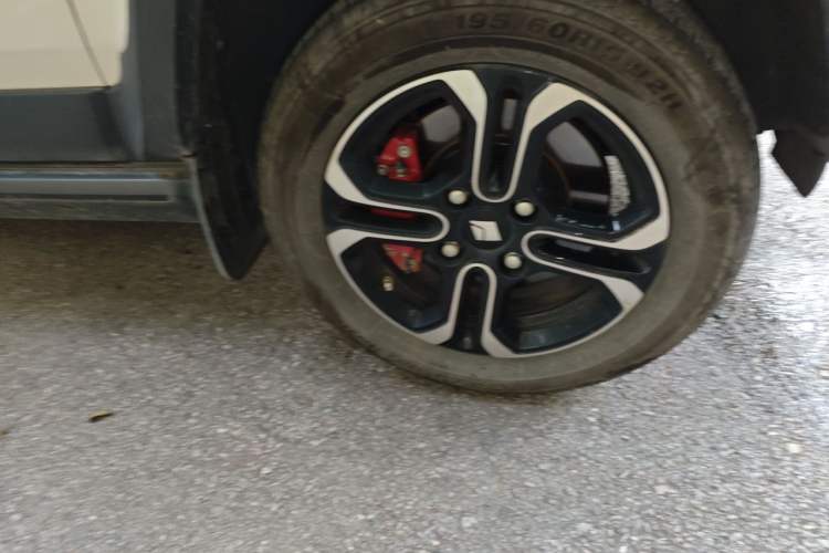 Used Baojun Spark 2023 Intelligent Premium Edition Right Front Wheel Hub