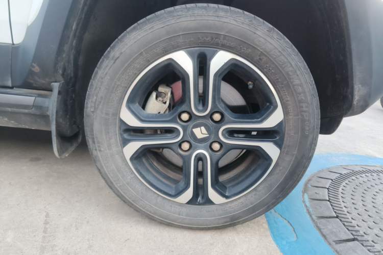 Used Baojun Spark 2023 Flagship Edition Right Front Wheel Hub