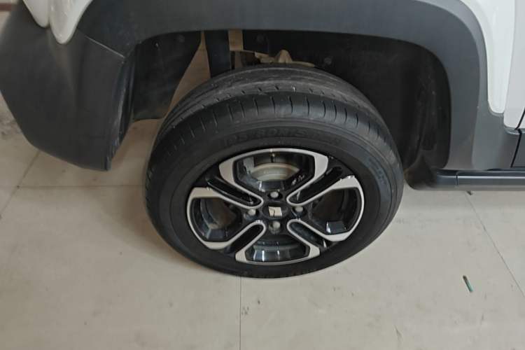 Used Baojun Spark 2023 Flagship Edition Right Rear Wheel Hub