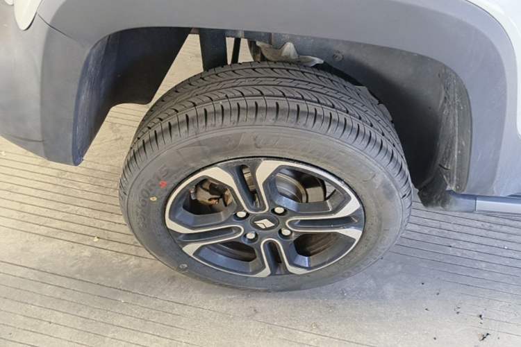 Used Baojun Spark 2023 Flagship Edition Right Rear Wheel Hub