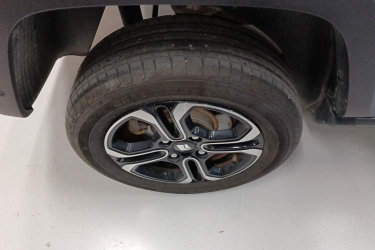 Used Baojun Spark 2023 Intelligent Premium Edition Right Rear Wheel Hub