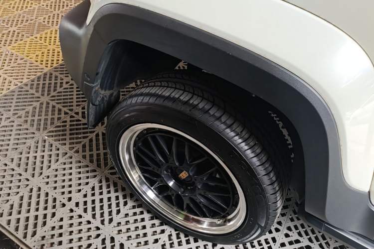 Used Baojun Spark 2023 Intelligent Premium Edition Right Rear Wheel Hub