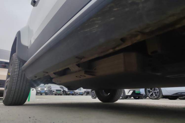 Used Baojun Spark 2023 Flagship Edition Right Side Sill