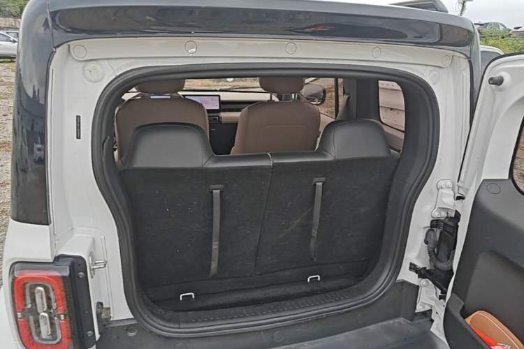 Used Baojun Spark 2023 Intelligent Premium Edition Trunk