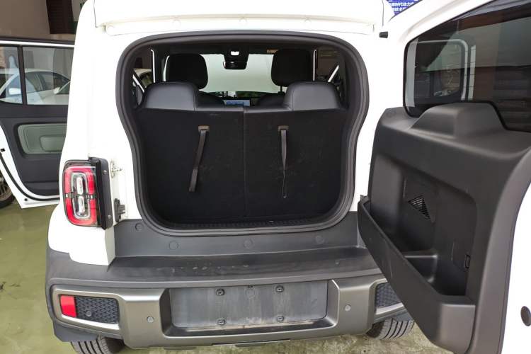 Used Baojun Spark 2023 Flagship Edition Trunk