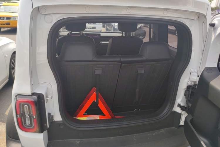 Used Baojun Spark 2023 Flagship Edition Trunk