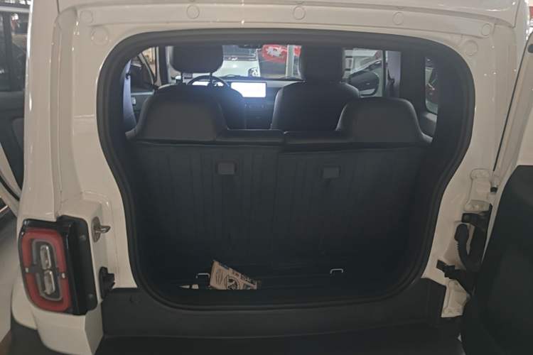 Used Baojun Spark 2023 Flagship Edition Trunk