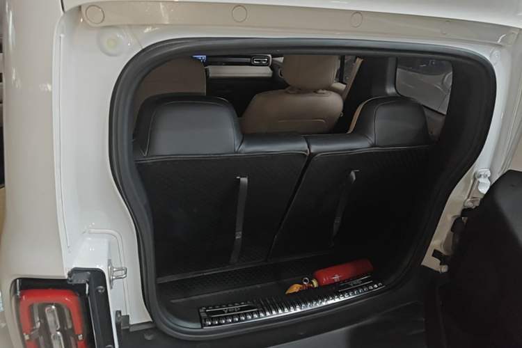 Used Baojun Spark 2023 Flagship Edition Trunk