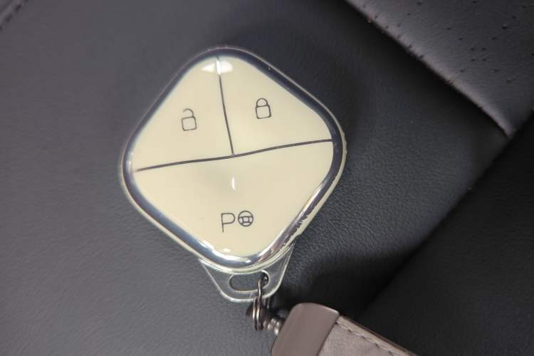Used Baojun Spark 2023 Flagship Edition Vehicle Key