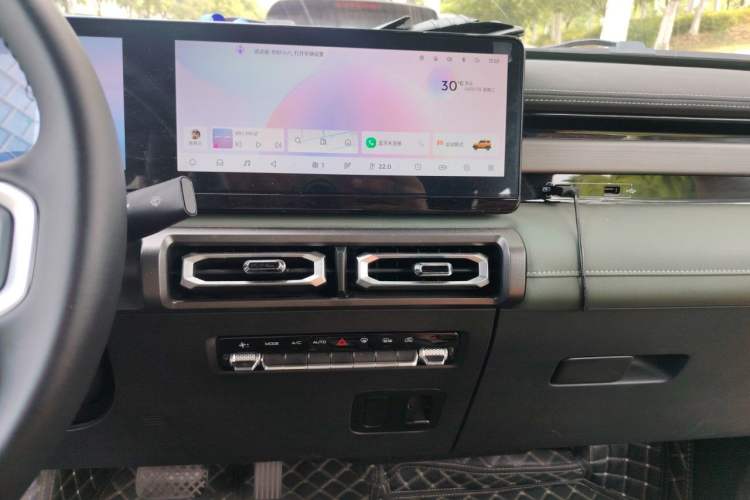 Used Baojun Spark 2023 Flagship Edition Audio And AC Panel