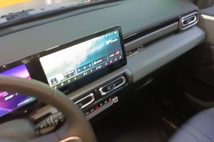 Used Baojun Spark 2023 Flagship Edition Audio And AC Panel