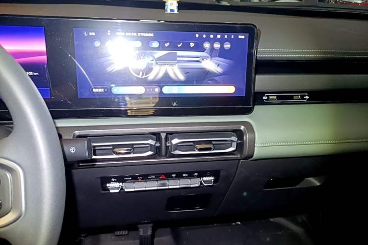 Used Baojun Spark 2023 Flagship Edition Audio And AC Panel