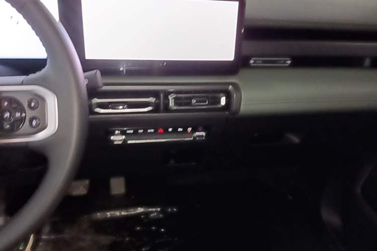 Used Baojun Spark 2023 Intelligent Premium Edition Audio And AC Panel