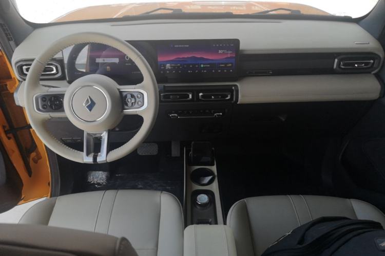 Used Baojun Spark 2023 Intelligent Premium Edition Center Console