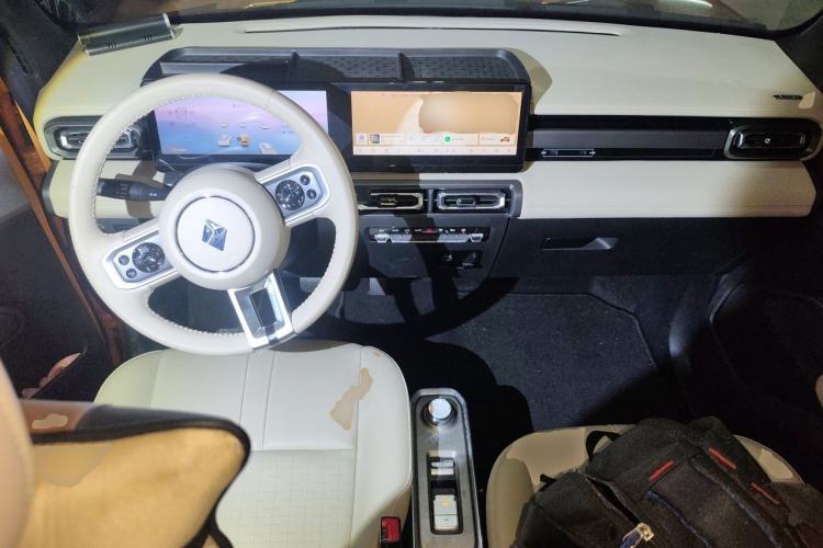 Used Baojun Spark 2023 Intelligent Premium Edition Center Console