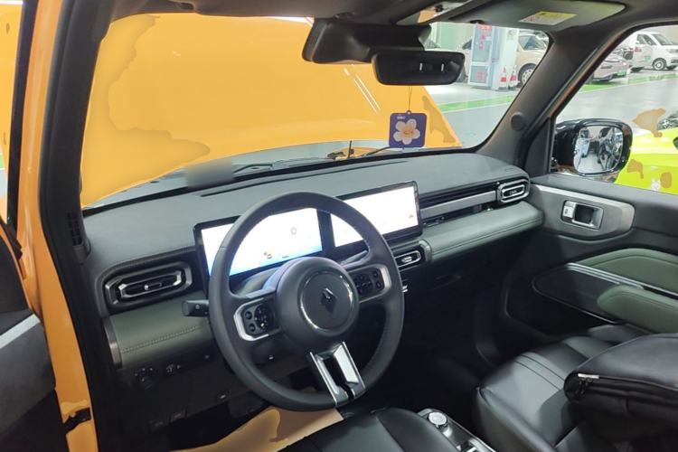 Used Baojun Spark 2023 Intelligent Premium Edition Center Console