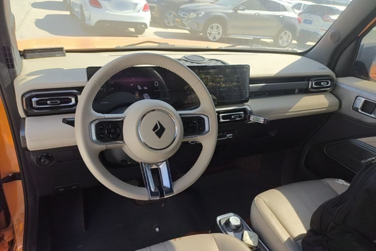 Used Baojun Spark 2023 Intelligent Premium Edition Center Console
