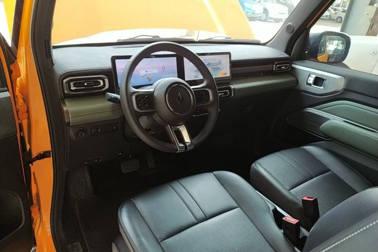 Used Baojun Spark 2023 Intelligent Premium Edition Center Console