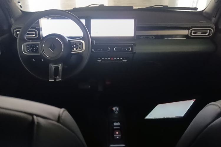 Used Baojun Spark 2023 Intelligent Premium Edition Center Console